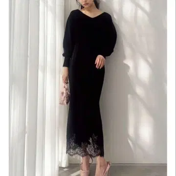 리젝시 V넥 숏 니트 레이스 트리밍 니트 스커트 셋업