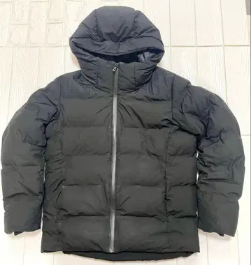 유니클로 심리스 다운 자켓 M 블랙