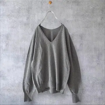 새상품급 어반리서치 로쏘 안티필링 V넥 심리스 니트