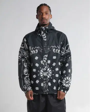 미사용 새상품! shaka wear 페이즐리 무늬 나일론 자켓