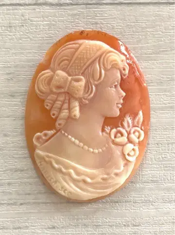 카메오 쉘 루스 사랑스러운 여성의 옆모습