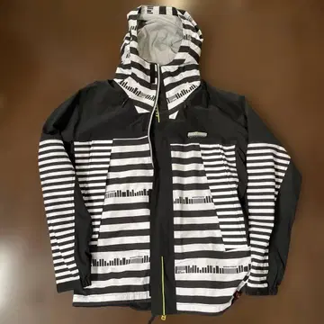 NEW BALANCE 스트라이프 나일론 자켓