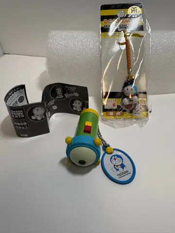 도라에몽 프로젝터 라이트 키링과 스트랩 세트