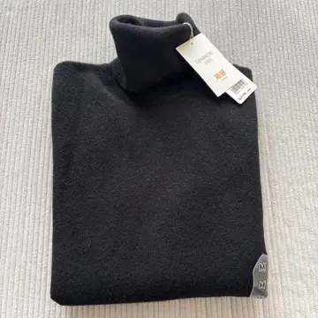 택 포함 미사용 유니클로 캐시미어 스웨터 터틀넥 M