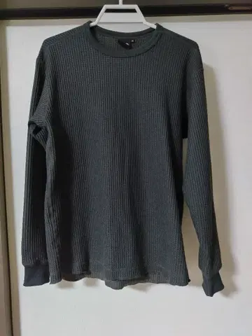 다크 그레이 M 사이즈 리브 긴팔 티셔츠