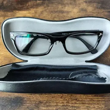 Ray-Ban 블랙 프레임 안경