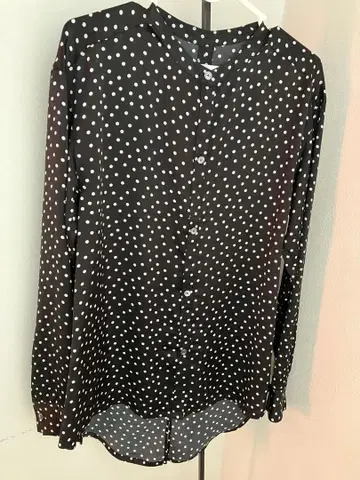 도트 무늬 블라우스