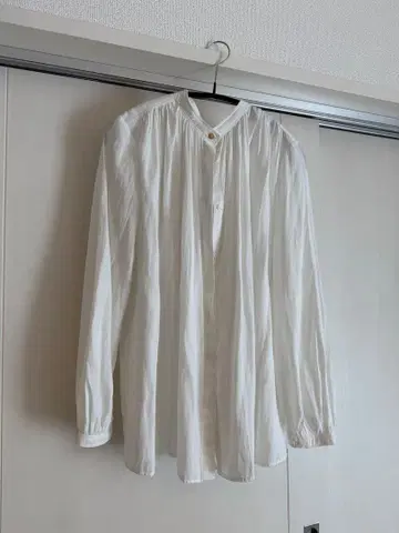 PLST 빈티지 새틴 메탈 버튼 블라우스