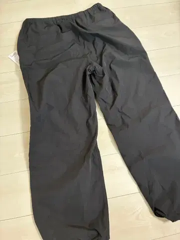 BEAUTY&YOUTH 블랙 워크 팬츠