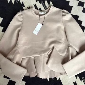 코코딜 프릴 맨투맨 미사용 새상품 M