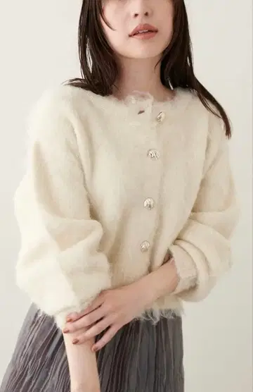 새상품급 쿠튀르 브로치 샤기 니트 가디건 울 혼방 골드 버튼 긴팔