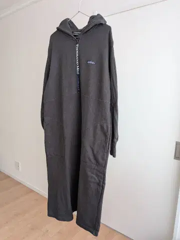 THOUSANDMILE 사우전드마일 원피스 블랙 후드