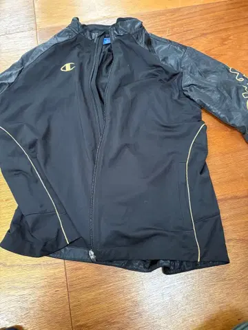 Champion 자켓, 데님, 스웨트 팬츠 세트