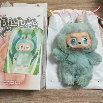 POPMART labubu serenity