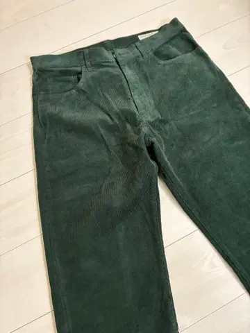 다크 그린 코듀로이 스트레이트 팬츠