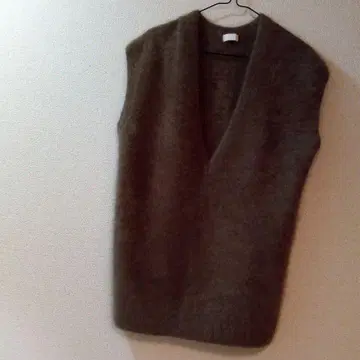 Belles 브라운 V넥 니트 베스트