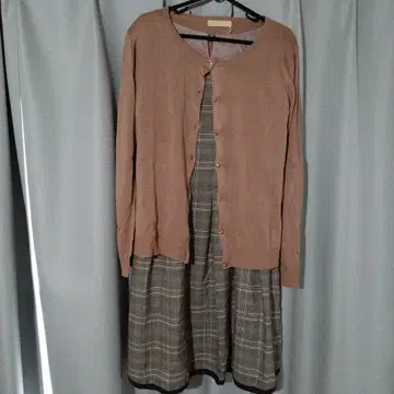 택 포함 핑크 브라운 긴팔 가디건 & 반팔 원피스 세트 LL