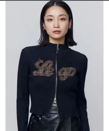 블랙 리브 긴팔 스웨터