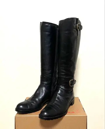 블랙 가죽 버클 롱 부츠