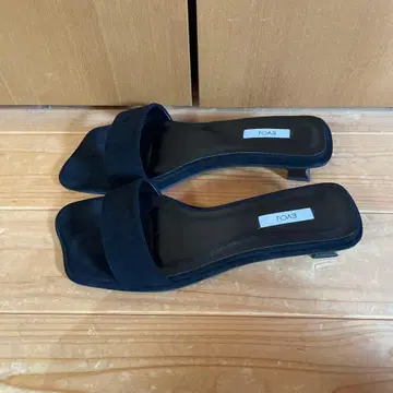 EVO 블랙 스웨이드 오픈토 샌들