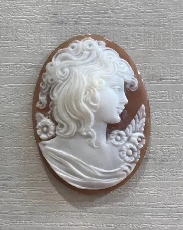 카메오 쉘 루스 사인 있음