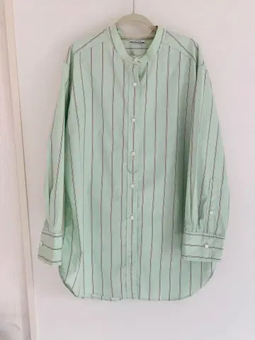 유나이티드 애로우즈 그린 라벨 노카라 스트라이프 롱 셔츠