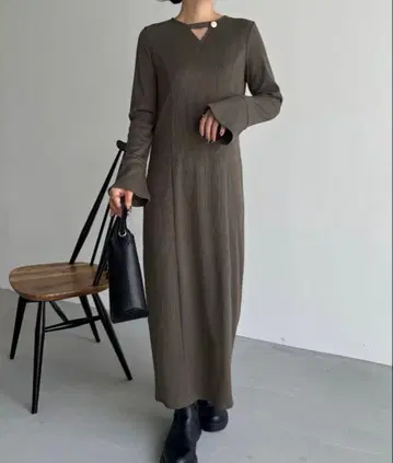 [ 새상품 ] 플레어 슬리브 I 라인 리브 원피스