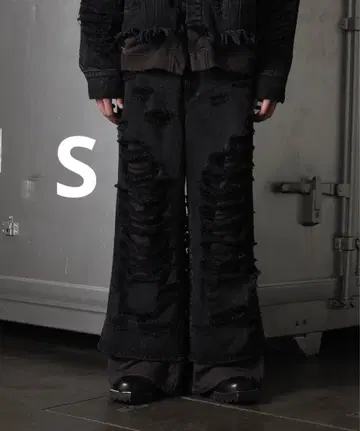 [ GRANCY ] 맨투맨 도킹 디자인 데미지 배기 데님 팬츠 S 사이즈