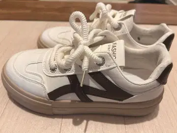 캐주얼 스니커즈 화이트/브라운