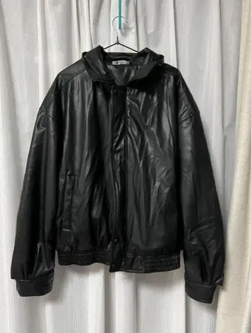 [ 새상품급 ] ZARA 오버 사이즈 가죽 자켓