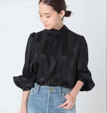 정가 41800엔 두지엠 클라세 실크 새틴 볼륨 슬리브 블라우스