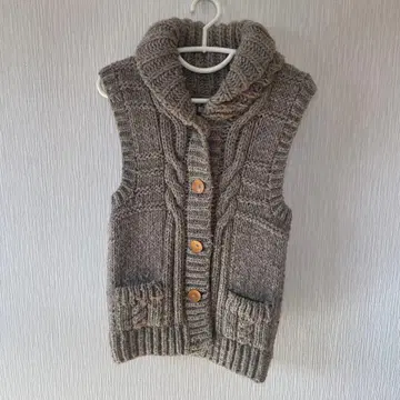 liflattie ships 그레이 케이블 니트 베스트