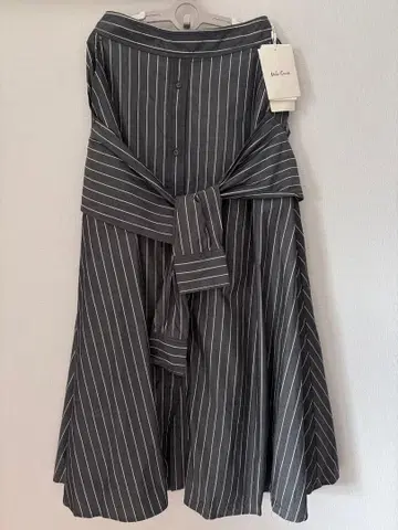 [택 포함 새상품] Mila Owen 앞매듭 디자인 셔츠 스커트