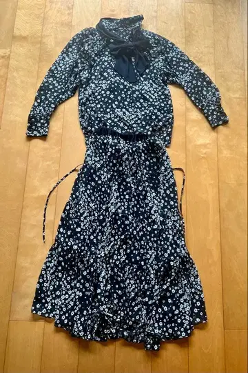 SHE 도쿄 플라워 스커트 셋업 36