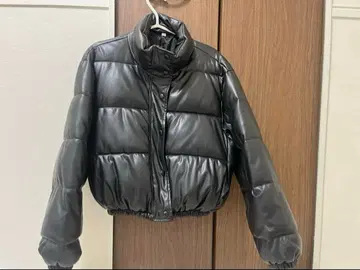 [새상품급] [빠른 구매자 우선] 숏 기장 다운 자켓 S 블랙 합성 피혁
