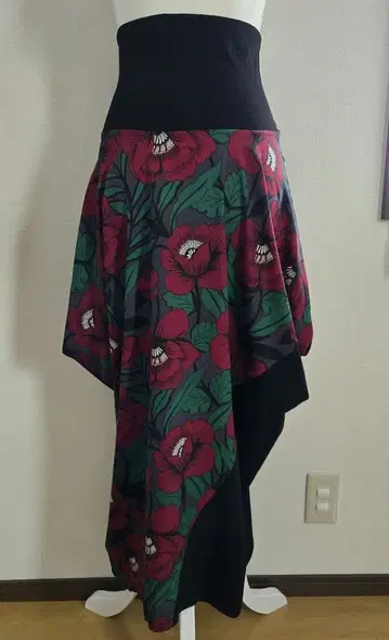 안티카 꽃무늬 코쿤 스커트