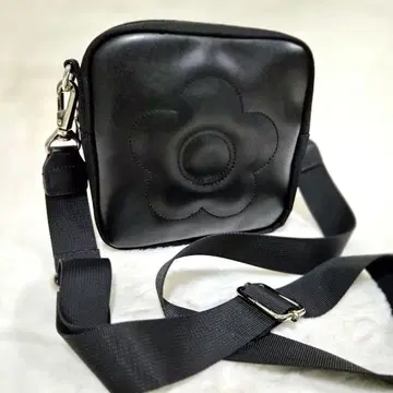 마리콴트 MARY QUANT 스퀘어 숄더백