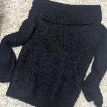 블랙 오프숄더 스웨터 M