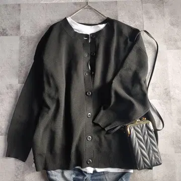 새상품급 크루넥 가디건 블랙 긴팔 베이직 심플 고급 빅