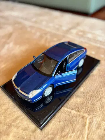 시트로엥 C4 1/18 미니카 파랑