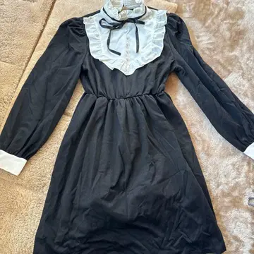 Ank Rouge 프릴 달린 블랙 긴팔 원피스