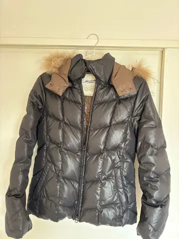 퍼 후드 블랙 다운 자켓 L 사이즈