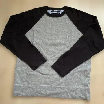 새상품급 TOMMY HILFIGER 트레이닝복 M