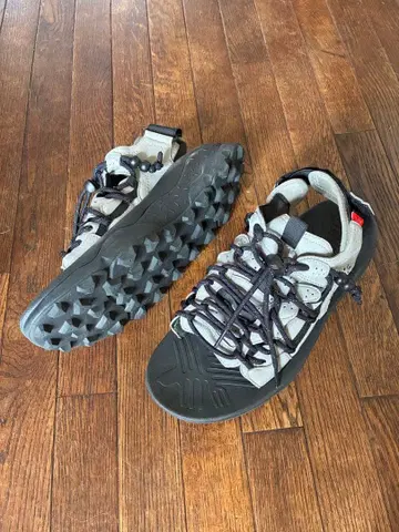 Flower MOUNTAIN x NAPE PUMA PUNKU GRAY