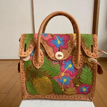 카빙 트라이브스 CARVING TRIBES