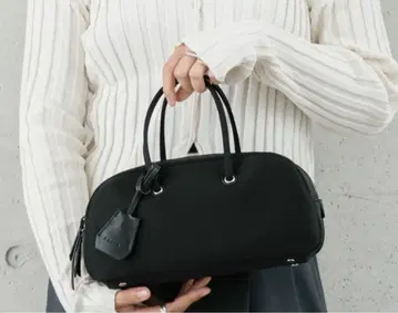 EDITA. 블랙 핸드백 소형