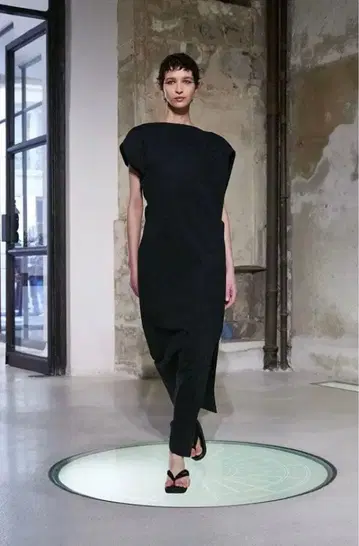 mame 더블 저지 비대칭 드레스