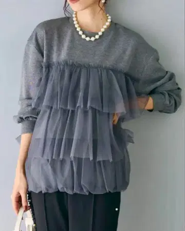 새상품 미사용 frene 프릴 튤 맨투맨 그레이 M~L