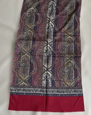 LIBERTY 페이즐리 무늬 롱 스톨