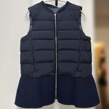 소노 페플럼 프릴 다운 베스트 네이비